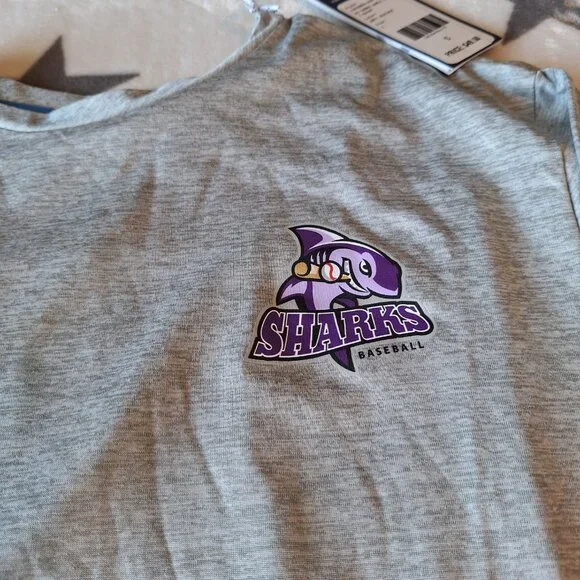 Vineyard Vines Performance Shirt Mens Small Sharks Tee Graphic Adult Baseball - Picture 2 of 11